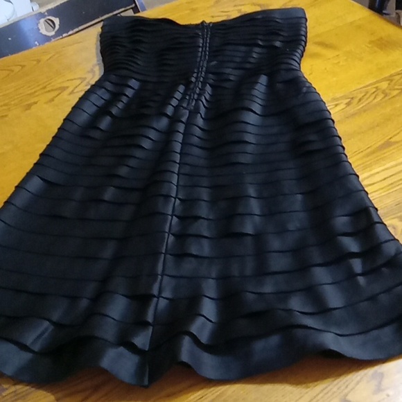 Tadashi Shoji Womens Dress BLACK TIERED 8 Preowned Strapless Used - Picture 4 of 16